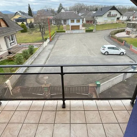 Entier, Calme, Confortable Et Spacieux